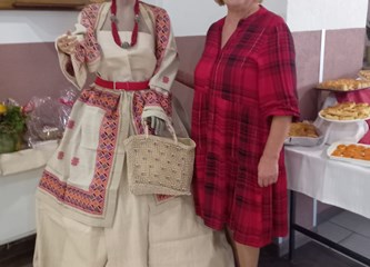 Izložbom „Starinska hiža” i predstavom „Ljubavna zmešancija” gostiju iz Krapine obilježena tradicionalna manifestacija „Jesen u Kurilovcu”