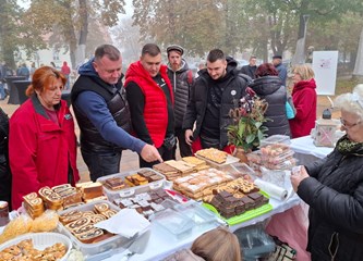 „Petek na Gorice” uz domaće delicije, preventivne preglede i edukativne radionice: „Ljudi su shvatili da je bolje kupiti od lokalnih proizvođača”