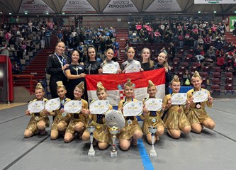 FOTO Sedam svjetskih zlata, srebro i bronca oko vrata Velikogoričkih mažoretkinja! Priređen im vatreni doček
