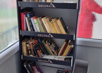 FOTO Pročitaj pa vrati: Mini knjižnice osvanule u velikogoričkim zgradama, stanari oduševljeni