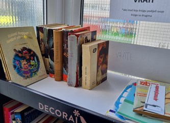 FOTO Pročitaj pa vrati: Mini knjižnice osvanule u velikogoričkim zgradama, stanari oduševljeni