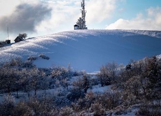 Prizori snijegom pokrivene i suncem okupane Plešivice oduzimaju dah, majstorski ih zabilježio velikogorički fotograf Josip Škof