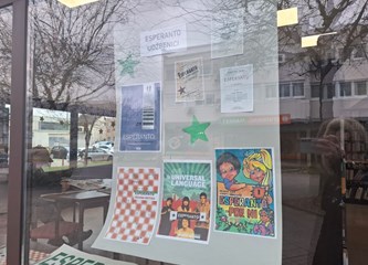FOTO: Informativno-edukativna izložba na temu esperanta postavljena u izlogu Galženice