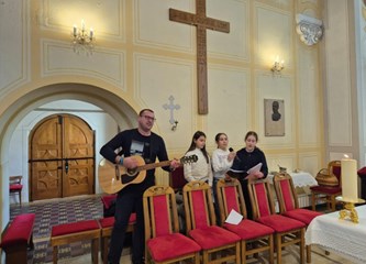 Učenici OŠ Novo Čiče na terenskoj nastavi vjeronauka u Krašiću i Karlovcu