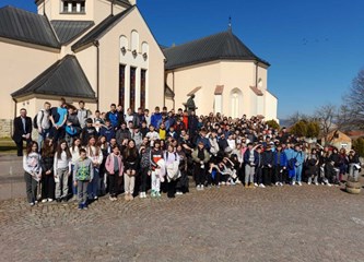 Učenici OŠ Novo Čiče na terenskoj nastavi vjeronauka u Krašiću i Karlovcu