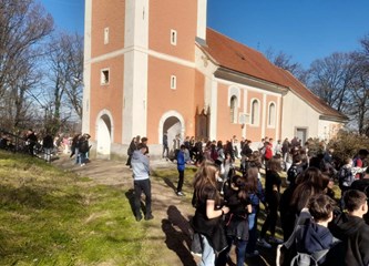 Učenici OŠ Novo Čiče na terenskoj nastavi vjeronauka u Krašiću i Karlovcu