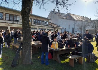 Učenici OŠ Novo Čiče na terenskoj nastavi vjeronauka u Krašiću i Karlovcu