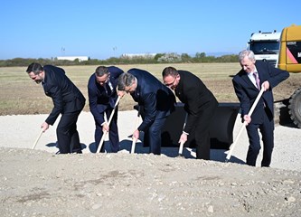 Polaganjem kamena temeljca počela gradnja kampa HNS-a u Velikoj Gorici: „Ovdje ćemo stvarati nove Vatrene”