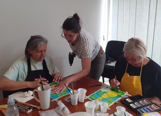 Likovna radionica u Udruzi umjetnika „Spark“ ili „Sparkovke“ u Zemlji čudesa