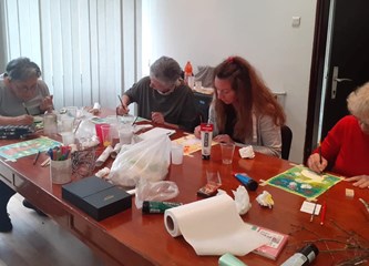 Likovna radionica u Udruzi umjetnika „Spark“ ili „Sparkovke“ u Zemlji čudesa