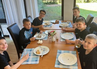 Spremni za veliko finale i povijesni uspjeh goričke odbojke: Najmlađi kadeti OK Gorica bore se u Zadru za naslov prvaka Hrvatske!