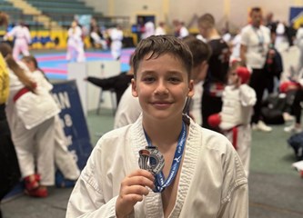 Centar u Vukovaru: Dva zlata za Laru Dugonjić u Vukovaru, u dvije kategorije briljirala i Kim Kumic