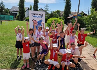 Zaključen još jedan ciklus Velikogoričke teniske lige, mlade nade se istaknule u Vrbovcu: Mečevi do posljednje kapi znoja...