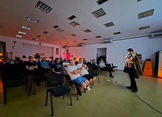 Velika Mlaka oduševljena filmom „Enzolart” mladog vukovarskog književnika Ivana Barana. Knjigu po kojoj je radio film napisao je s 12 godina