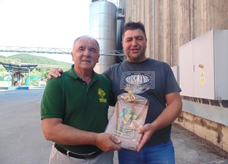 FOTO Grozdovci u Kutjevu: Prvo studijsko putovanje u poznatim podrumima uz degustaciju vrhunske kapljice