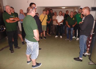 FOTO Grozdovci u Kutjevu: Prvo studijsko putovanje u poznatim podrumima uz degustaciju vrhunske kapljice