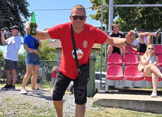 Veliki borac Ivan Šćepina izveo početni udarac na svečanom otvaranju Alpas Cupa Grada Velike Gorice