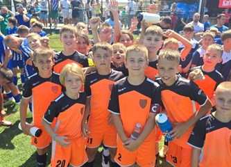 Veliki borac Ivan Šćepina izveo početni udarac na svečanom otvaranju Alpas Cupa Grada Velike Gorice