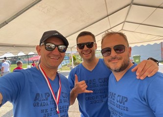 Veliki borac Ivan Šćepina izveo početni udarac na svečanom otvaranju Alpas Cupa Grada Velike Gorice