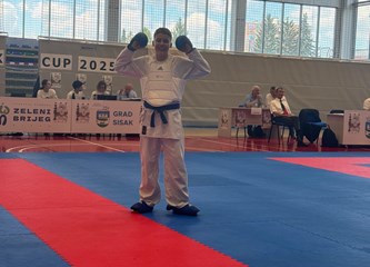 Sara Brletić zvijezda turnira u Sisku i prvenstva Zagrebačke županije, zlata za Centar osvajali i Patrik Jeromić i Mihaela Pavlečić