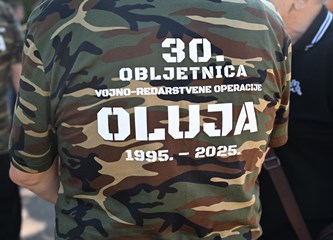 „Domovine dostojni bijahu” Položeni vijenci i zapaljene svijeće za poginule branitelje kod spomenika „Golubica”