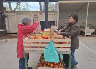 Novo ruho gradske tržnice u Školskoj: Prodavači zadovoljni obnovom jedva dočekali povratak