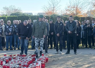 FOTO Položeni vijenci i svijeće povodom blagdana Svih svetih