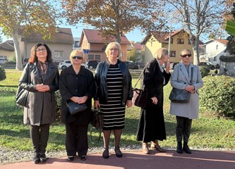 FOTO Položeni vijenci i svijeće povodom blagdana Svih svetih