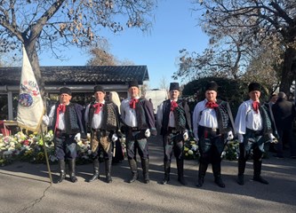 FOTO Položeni vijenci i svijeće povodom blagdana Svih svetih