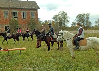 Vlasnici konja i jahači okupili se u Čičkoj Poljani