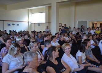 FOTO: Petrovo u Šiljakovini proslavljeno uz 23. Folklorne susrete, misu, mali nogomet...