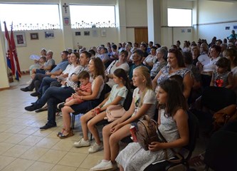FOTO: Petrovo u Šiljakovini proslavljeno uz 23. Folklorne susrete, misu, mali nogomet...