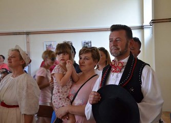 FOTO: Petrovo u Šiljakovini proslavljeno uz 23. Folklorne susrete, misu, mali nogomet...