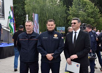 Ministar Božinović na postrojavanju snaga Civilne zaštite: "Ovo proljeće pokazalo je svu svrhovitost i nužnost sustava"
