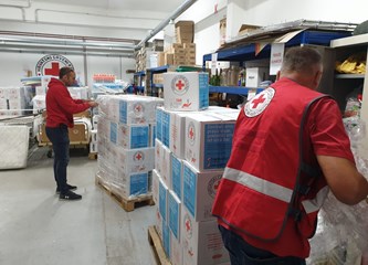 FOTO Crveni križ dijelio pakete socijalno ugroženim kućanstvima Gorice i susjednih općina