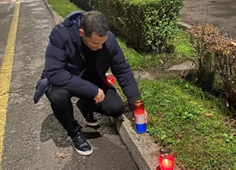 FOTO Školarci obilježili Dan sjećanja, duž Zagrebačke zasvijetlile svijeće za žrtve Vukovara i Škabrnje