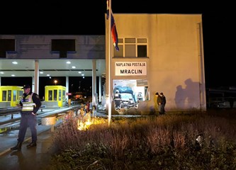 Detalji nesreće: BMW-om se zabio u ured HAC-a, djelatnik poginuo na mjestu