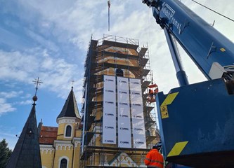 FOTO Emotivan trenutak za Velikogoričane: Skinut toranj 'Turopoljske katedrale'