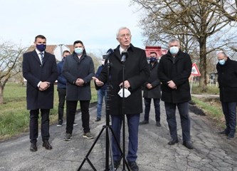 Cesta u Čretu Posavskom dobiva novi asfalt! Radove obišao župan Kožić