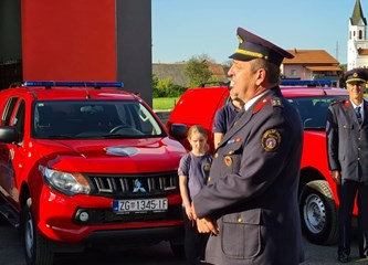 FOTO "Povijesni dan za goričko vatrogastvo": Dobrovoljna vatrogasna društva pojačana sa sedam novih pick-up vozila