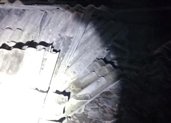 FOTO Na vodozaštitnom području u Lazinama tone azbestnih ploča i konstantno paljenje plastike i kablova