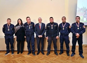 Županija ponosna na uspjeh vatrogaskinja iz Ribnice, dodijeljene im medalje