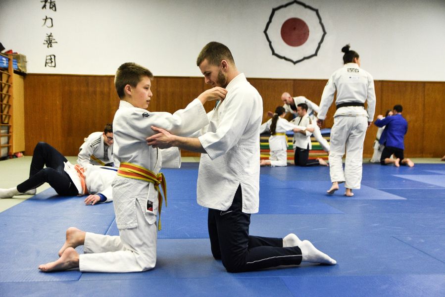 VIDEO] Dinamovci odradili trening s judašima Fujija, Plavi Sveti Nikola vas  čeka u Kutiji šibica | VG danas