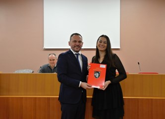 "Nema ljepšeg ulaganja od ulaganja u obrazovanje": Dodijeljene stipendije Grada Velike Gorice za učenike i studente