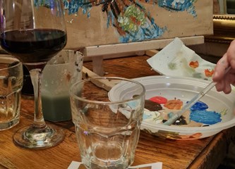Poznati motivi koji će se slikati uz čašu vina: Otvorene prijave za paint&wine u veljači