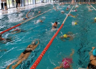 [FOTO] Prvo plivačko natjecanje na goričkom bazenu, Lovro Brekalo na jakom mitingu na Sveticama izborio B finale