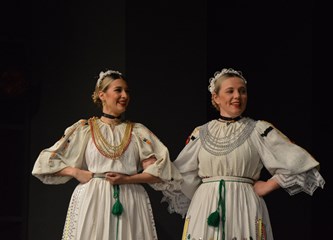 [FOTO] Folklorna bajka na 23. Smotri folklora Velike Gorice