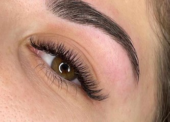 Šminkanje, threading obrva ili ugradnju trepavica sada možete zatražiti u novootvorenom salonu "AZ Beauty"