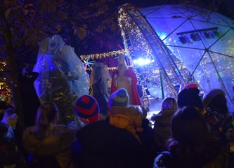 FOTO: Sveti Nikola razveselio mališane na Goričkom adventu, večeras slijedi pjesma "Anine glazbaonice"