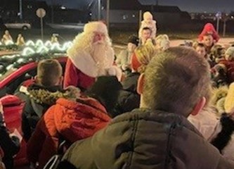 FOTO: Djed Božićnjak obišao mališane u Vukovini, Kurilovcu i Cerovskom Vrhu
